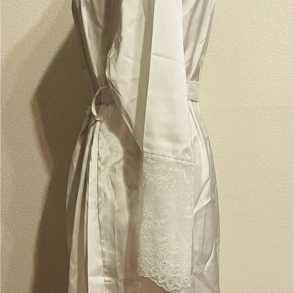 Ivory Bride Robe - Picture 3 of 8